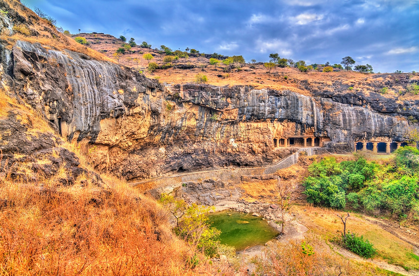 旱季伊洛拉洞穴的瓦格拉瀑布印度图片