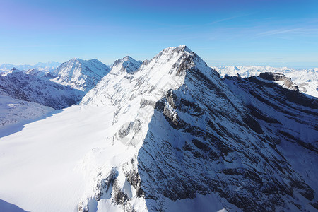 瑞士阿尔卑斯山冬季峰图片