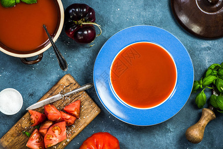 供应新鲜的自制番茄汤图片