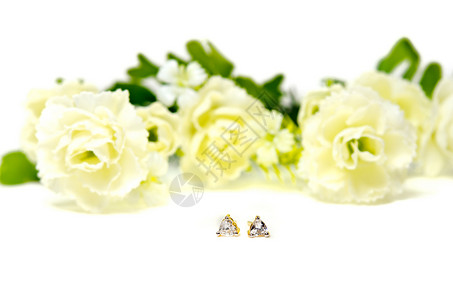 三角星钻石中的金首饰花朵彩图片