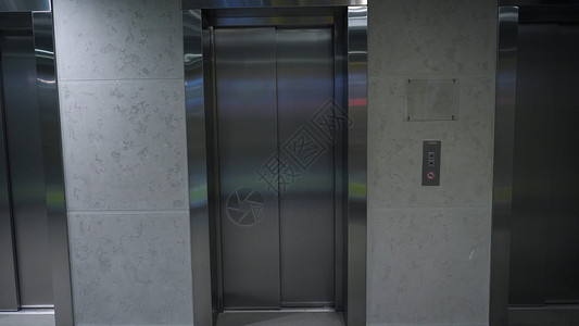 大楼内的现代电梯办公楼的电梯一楼图片