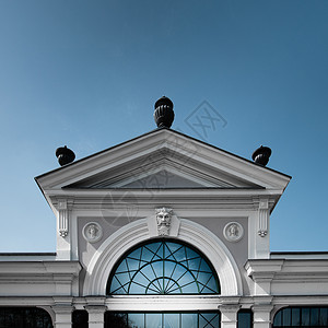 建筑立面与蓝天复制空间文本的空间Plmarendezvnyhz图片