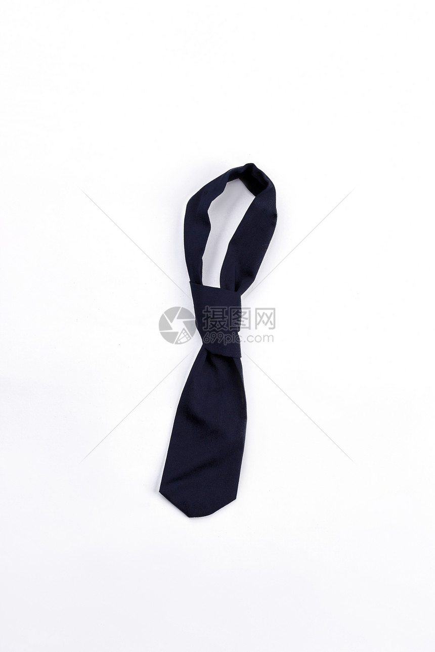 孤立在白色背景上的黑色领带蹒跚学步的男孩经典黑色领带在白色背景儿童图片