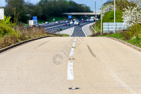 日落之日看到英国高速公路交界图片