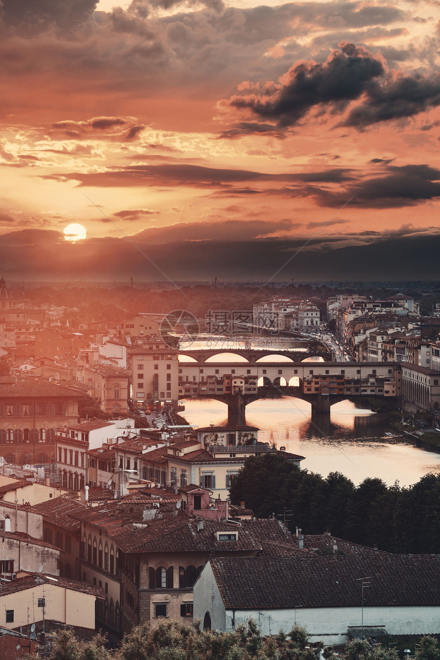 日落时从PiazzaleMichalangelo观看佛罗图片