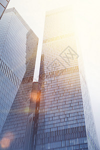 现代商业摩天大楼玻璃建筑物有阳图片