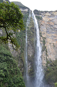 世界奇观之一Gocta瀑布高771m查波亚斯背景