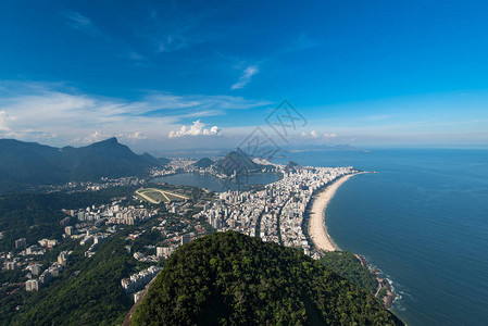 里约热内卢市与伊帕内马海滩罗德里戈德弗雷塔斯湖和科瓦多图片