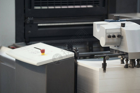 印刷机械设备排版水平图片