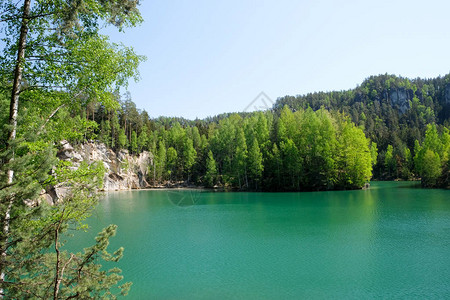 捷克AdrspachTeplice自然公园湖的图片视图片
