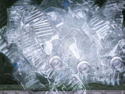 塑料瓶塑料瓶垃圾桶清空宠物瓶回收图片