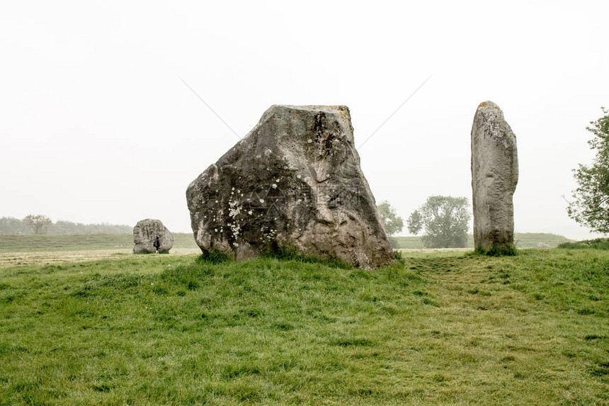 威尔特郡Avebury世界遗产地的石环图片