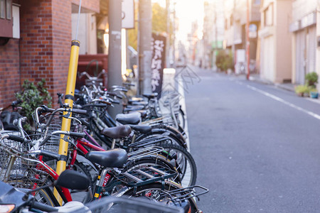 东京Japan路边的自图片