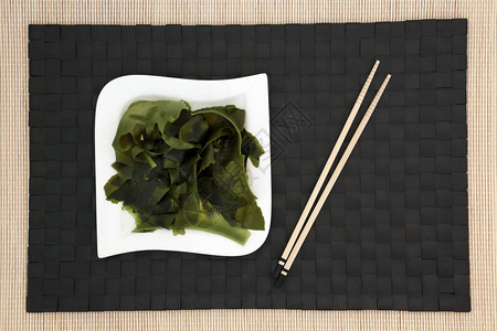 日本的海藻绿茶图片