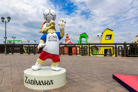 俄罗斯世界杯吉祥物俄罗斯喀山背景