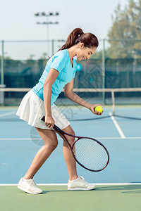 在网球比赛中图片