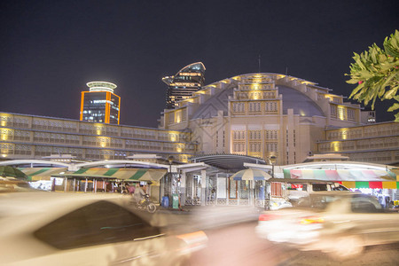 柬埔寨金边市夜光中央市场背景图片