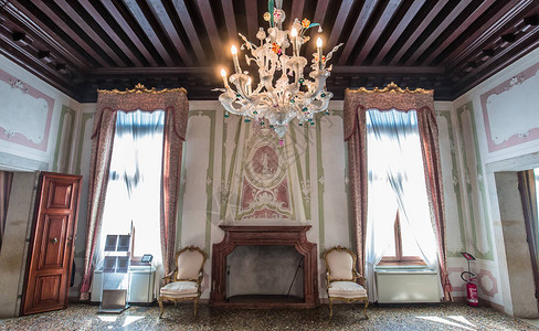 CaRezzonico宫殿的穆拉诺吊灯图片