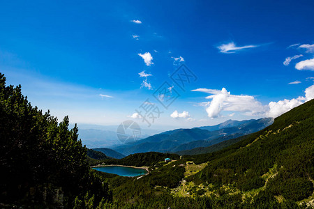 保加利亚皮林山Sinanitsa湖和庇护地的图片