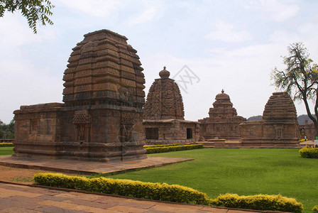 Pattadakal寺庙综合建筑群的景象图片