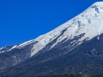 奥索诺火山雪峰在智利南图片