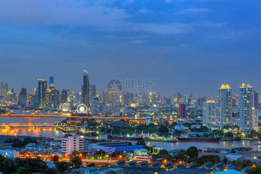 曼谷景色与泰国曼谷商业区的摩天图片