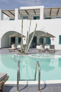 现代豪华酒店游泳池图片