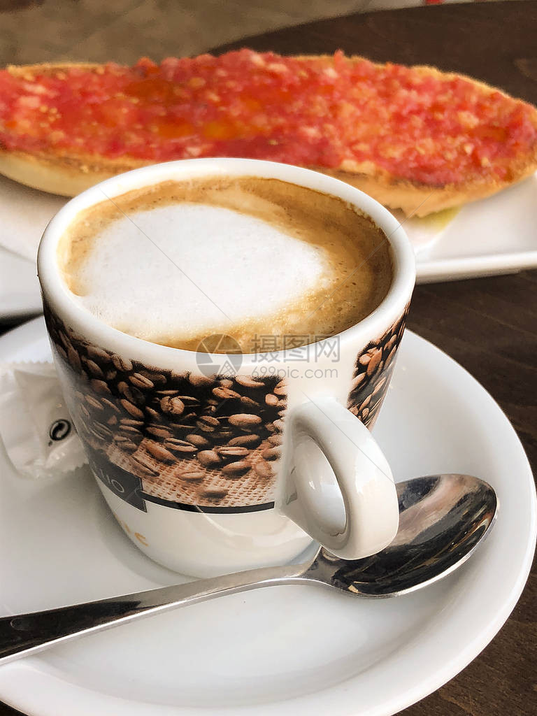 咖啡早餐加牛奶和吐司用自然图片