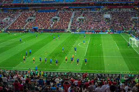 庆祝在国际足联2018年世界杯期间在卢日尼基体育场英格兰和克罗地亚之间的半决赛足球背景图片