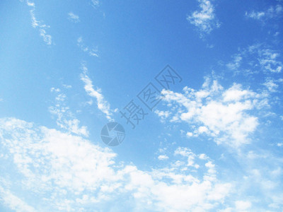 蓝天云树木和风景图片
