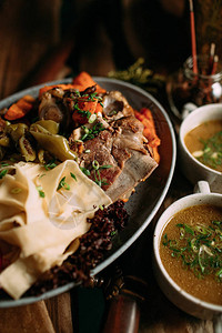 蒙古传统餐桌背景图片
