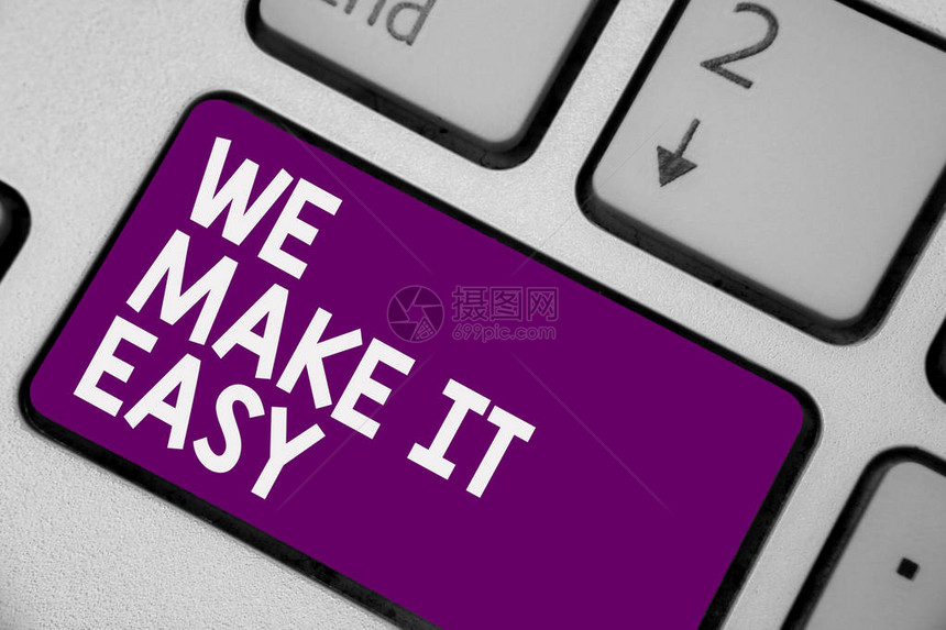 概念手写显示我们让它变得简单商业照片展示提供解决方案替代方案使工作创意更容易键盘紫色键计算机图片