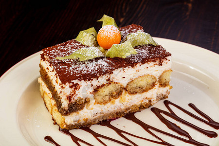 著名的提拉米苏蛋糕供应巧克力图片