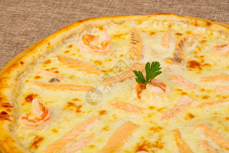 三文鱼和奶酪披萨图片