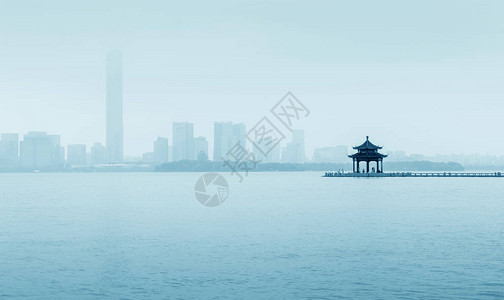 苏州金鸡湖畔的东方之门图片