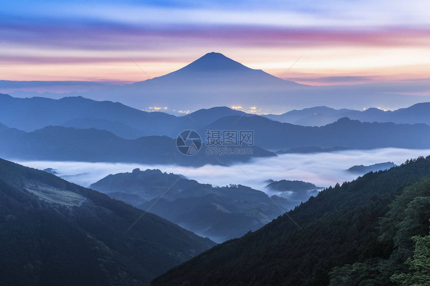 富士山和从静冈县吉瓦拉Yoshiwara图片