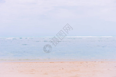 海滩波浪和沙子布OKoh图片
