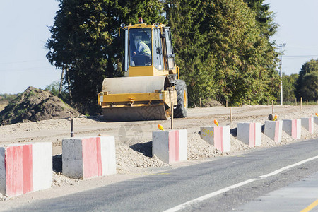 在公路建设工地作的脉压图片