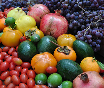 丰富的多种颜色的水果图片