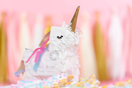 独角兽糖饼干在孩子们生日派对上装饰背景图片