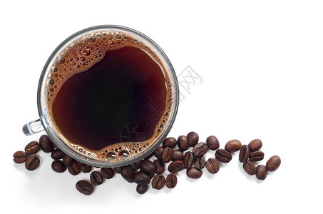 白色背景特贴上玻璃杯咖啡和豆子带有复制背景图片