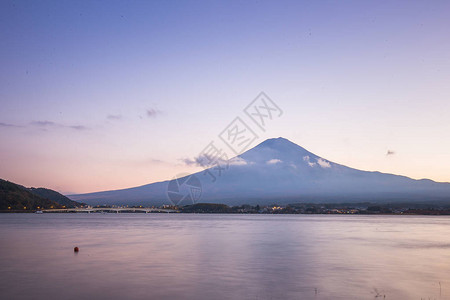 日本秋季调味料从河口湖看富士山图片