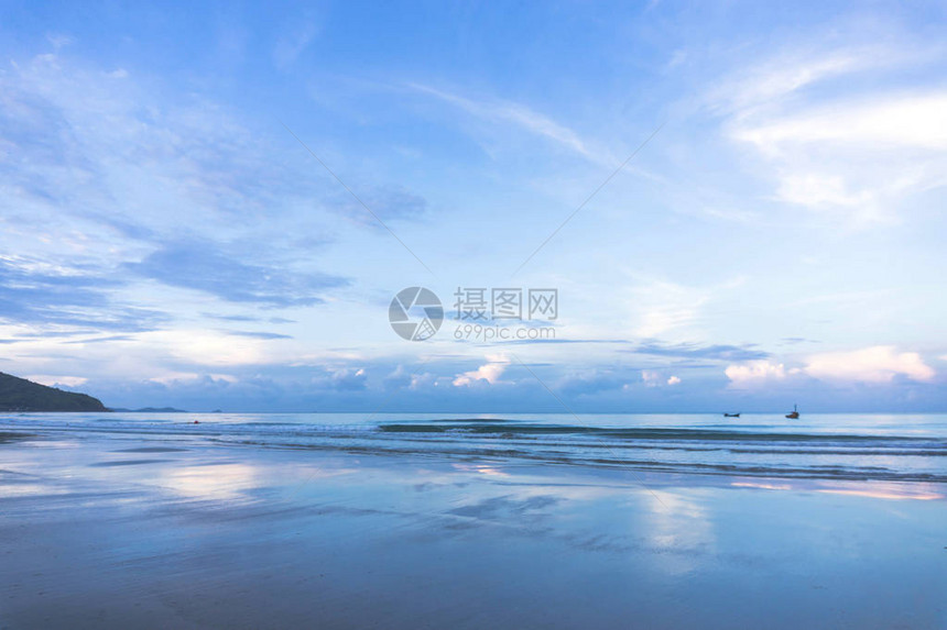 异国情调的海滩自然和地平线上的云彩夏季海滩天堂海滩放松图片