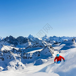 在美丽的冬雪MtFort滑雪高清图片