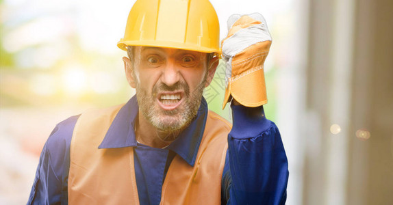 高级工程师建筑工人等情绪激愤和怒的人表示消极的情绪图片