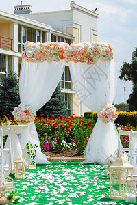 结婚仪式的拱门装饰图片