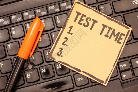 显示测试时间的概念手写商务照片展示了参加考试等级图片