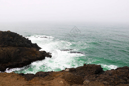 太平洋镑到北加州的岩石海岸图片