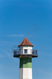 德国乡村水塔的水塔蓝天阳图片