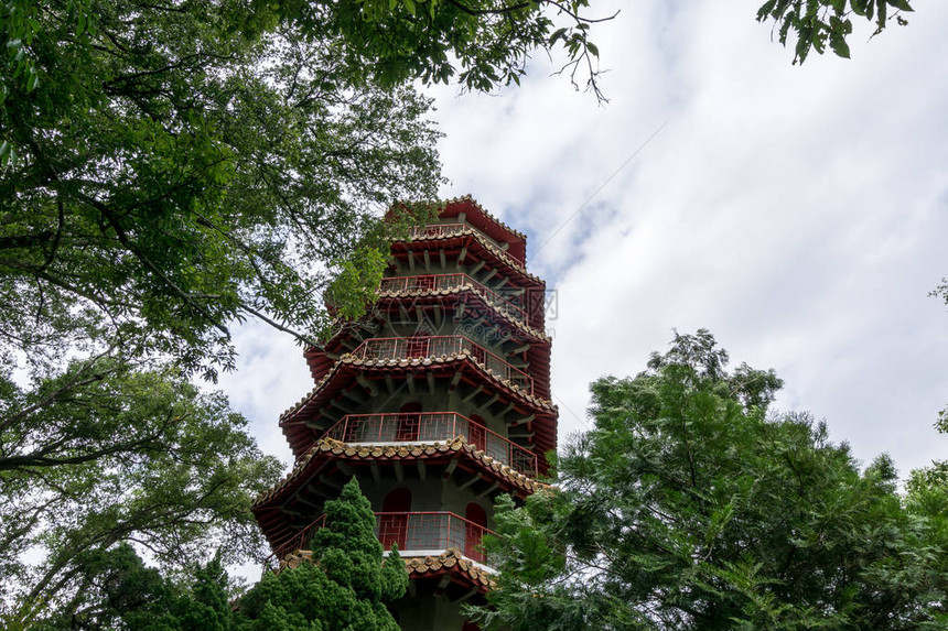 塔和周边山丘的Taroko图片